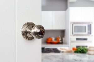 Old English Ripon Solid Brass Reeded Mortice Knob on Concealed Fix Rose - Polished Nickel